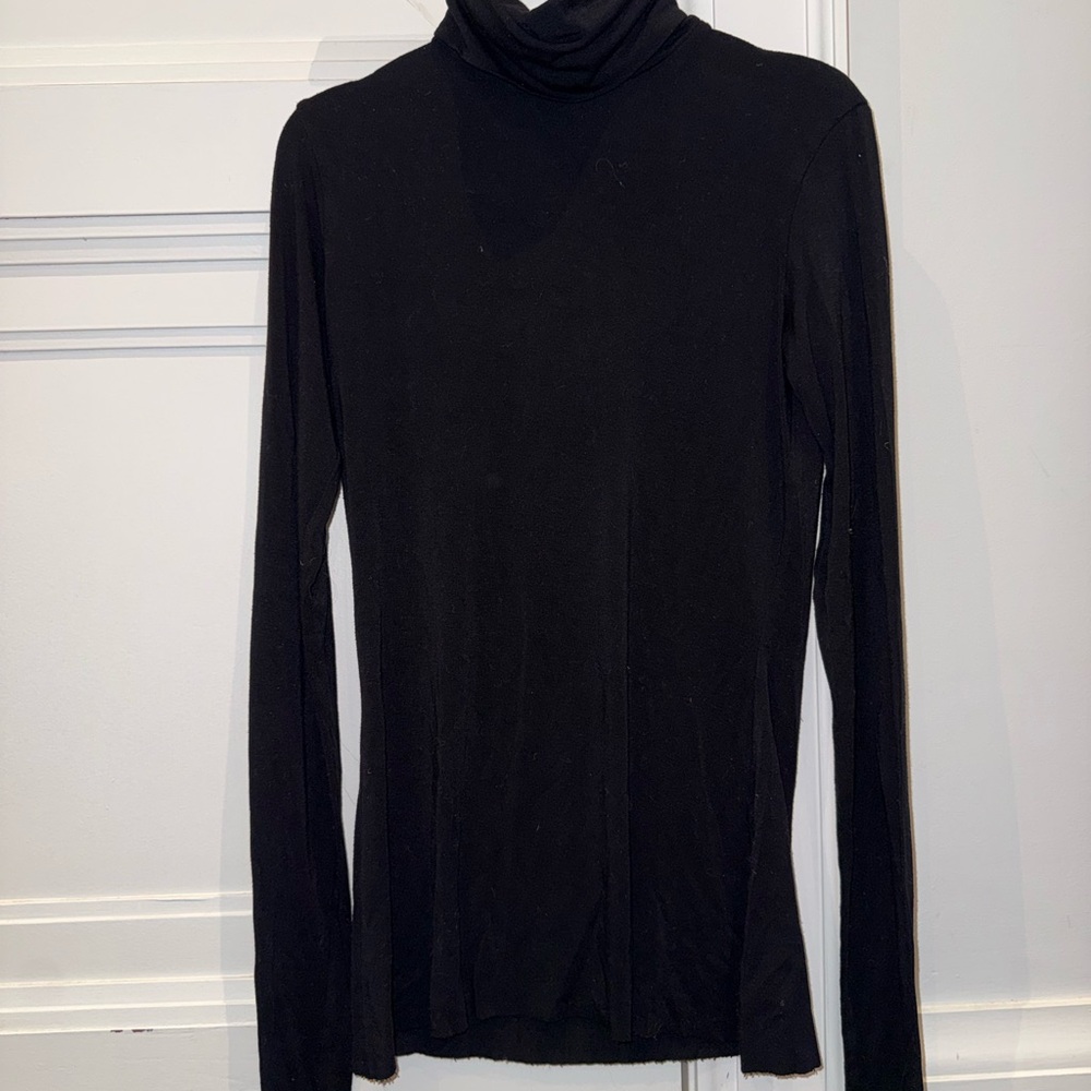 Bailey 44 Classic Black Top